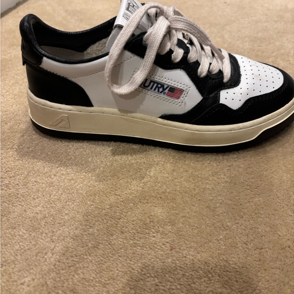 Black and White Retro Low-Top Sneakers